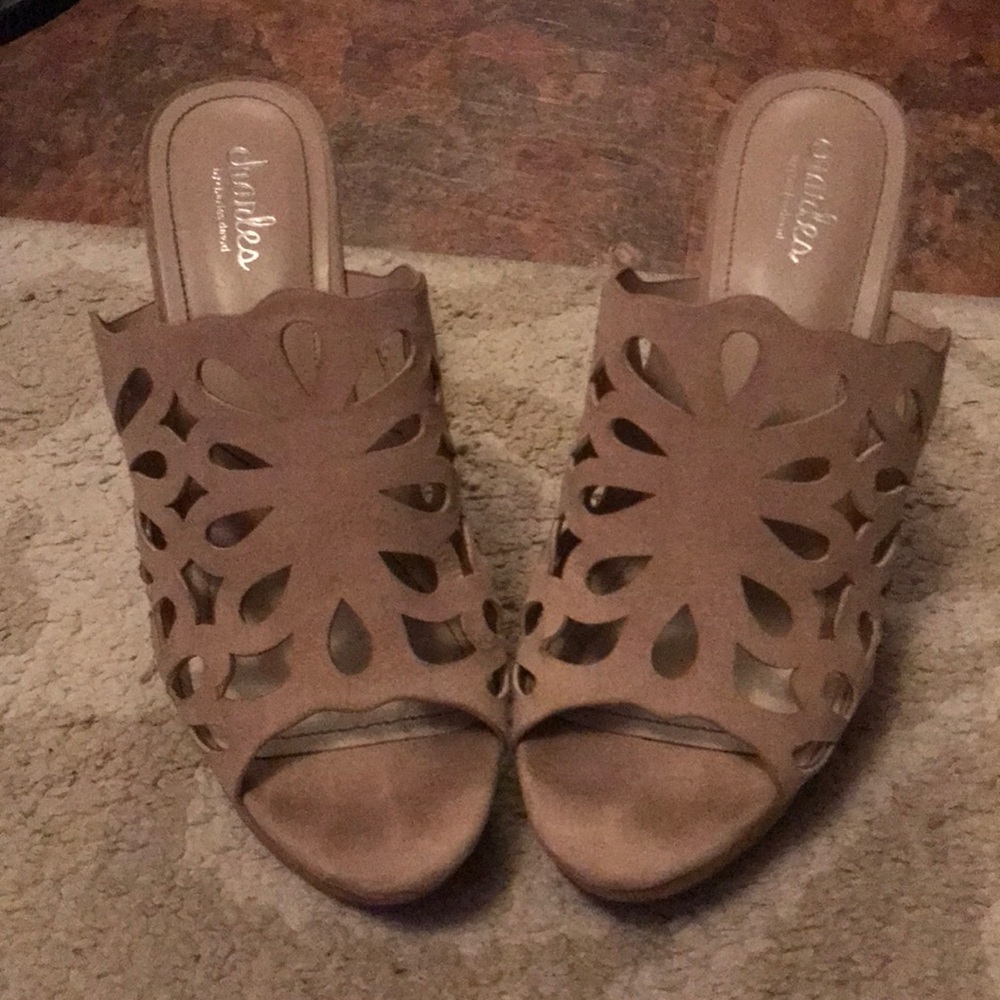 Charles by Charles David tan wedge sandal size 9